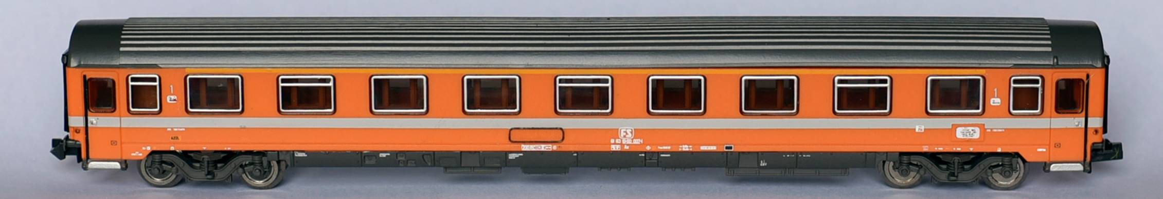 Immagine che contiene trasporto, treno

Descrizione generata automaticamente