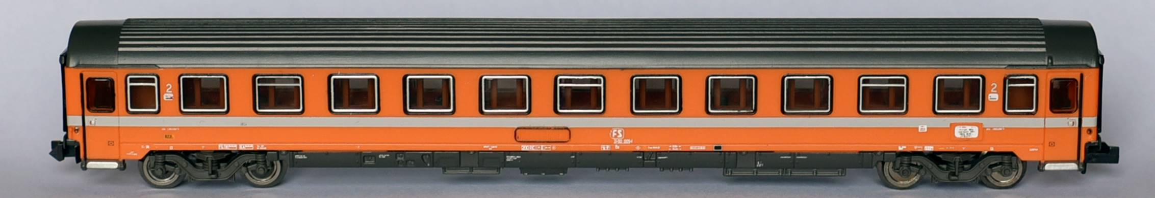 Immagine che contiene trasporto, treno

Descrizione generata automaticamente