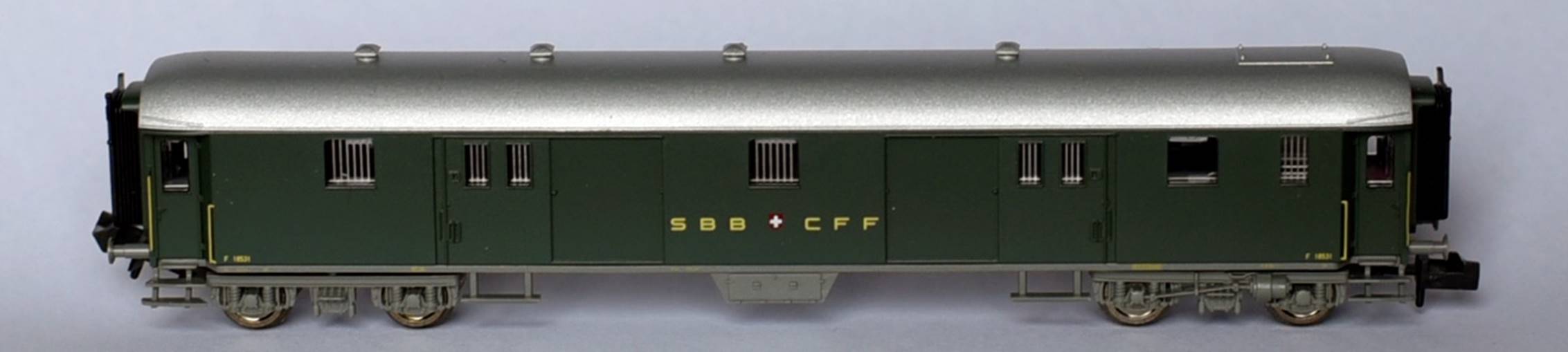 Immagine che contiene accessorio, caso

Descrizione generata automaticamente