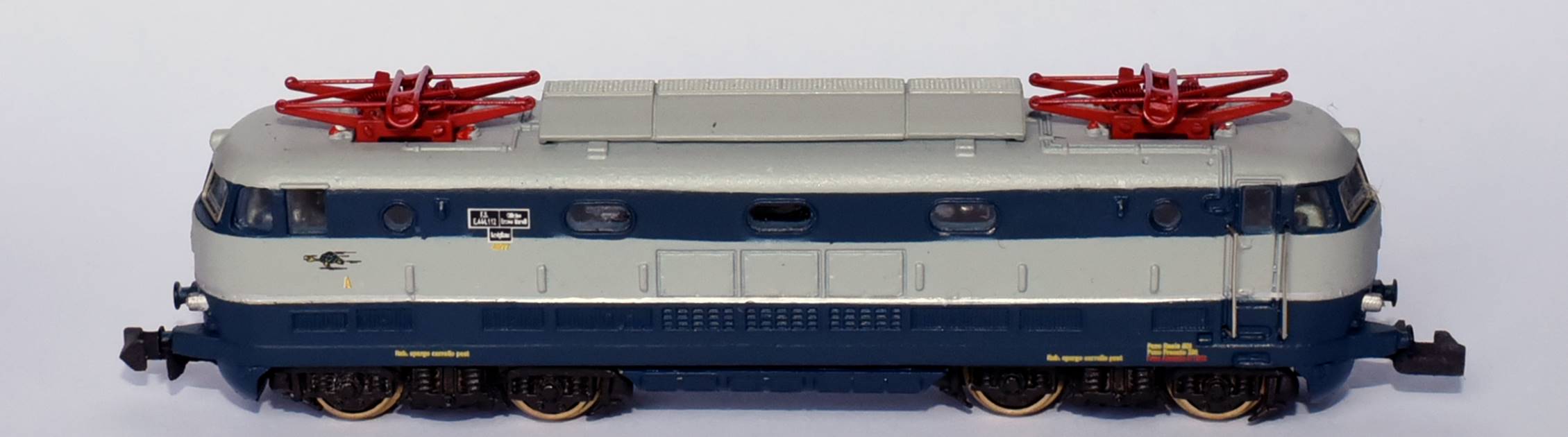 Immagine che contiene testo, trasporto, treno

Descrizione generata automaticamente